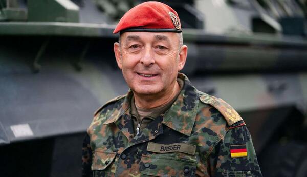 Almaniyalı general NATO Hərbi Komitəsinin yeni rəhbəri seçilib