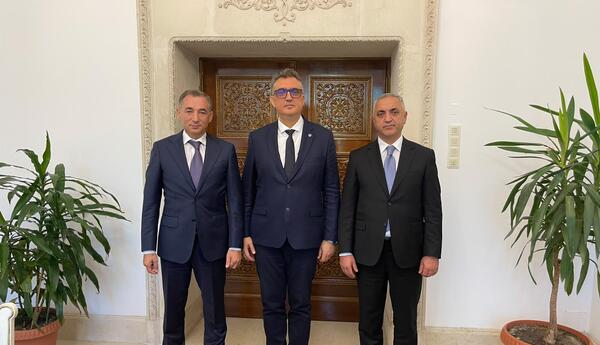 Prezidentin xüsusi nümayəndəsi Rumıniyada görüşlər keçirib