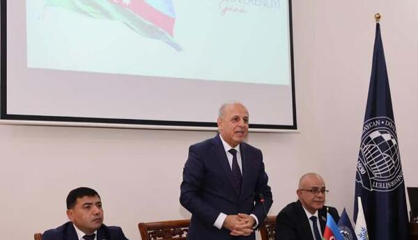 UNEC-də Dövlət Suverenliyi Gününə həsr olunan tədbir keçirilib