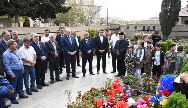 Qaradağ rayonunun Lökbatan qəsəbəsində şəhid Tərlan Rüstəmovun anım mərasimi keçirilib