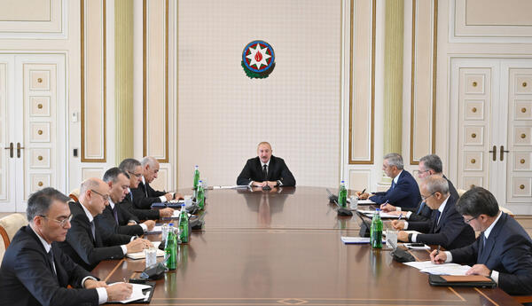 Prezident müşavirə keçirib