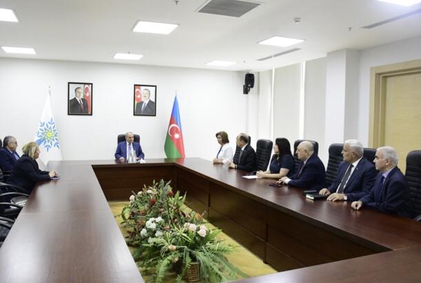 YAP İdarə Heyətinin üzvü Rauf Əliyevə 2-ci dərəcəli “Vətənə xidmətə görə” ordeni təqdim olunub