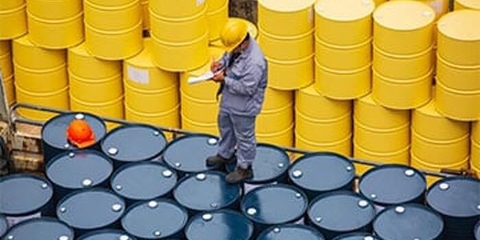 ABŞ sanksiyalarının təzyiqi altında Rusiya nefti öz mövqeyini itirir