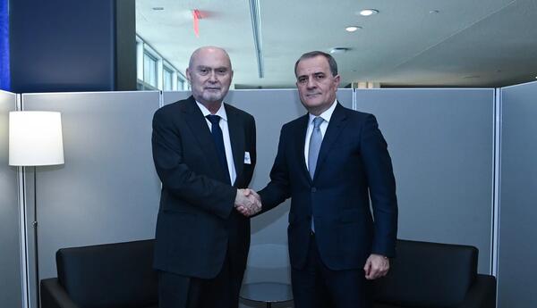 Ceyhun Bayramov Feridun Sinirlioğlu ilə görüşüb