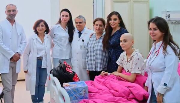 Leyla Əliyeva Milli Onkologiya Mərkəzində olub