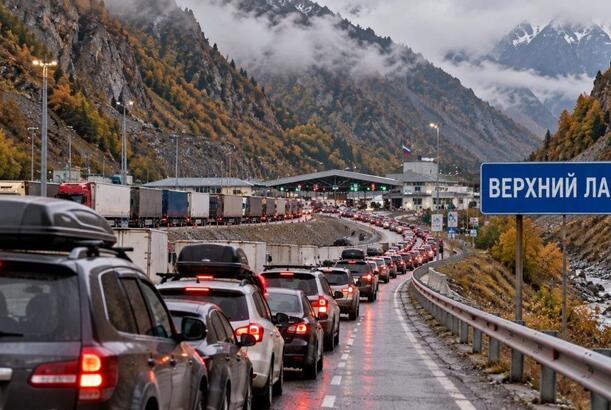 Verxniy Larsda böyük bir növbə yaranıb...