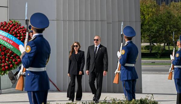 Prezident İlham Əliyev Anım Günü ilə əlaqədar Bakıdakı Zəfər parkında olub