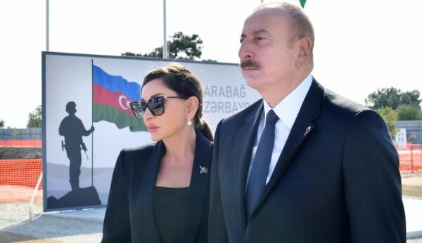 Prezident İlham Əliyev Anım Günü ilə əlaqədar Bakıdakı Zəfər parkında olub