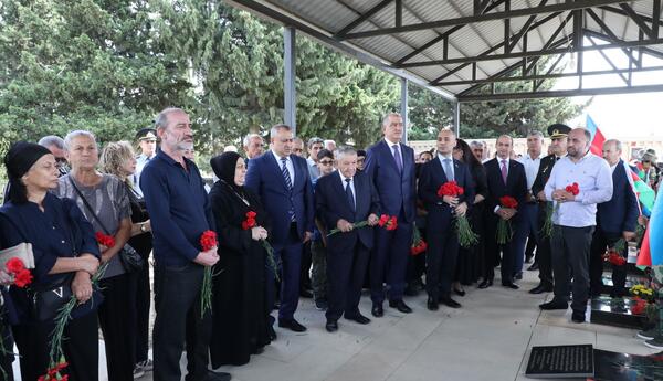 Suraxanı rayonunda şəhid məzarları ziyarət edilib