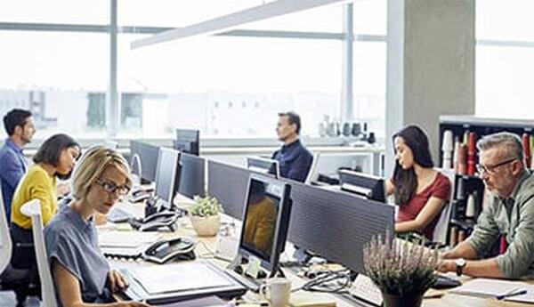Forbes beş ildə hansı işçilərə ehtiyac olacağını açıqlayır...