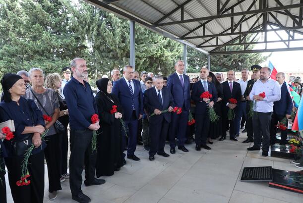 Suraxanı rayonunda şəhid məzarları ziyarət edilib