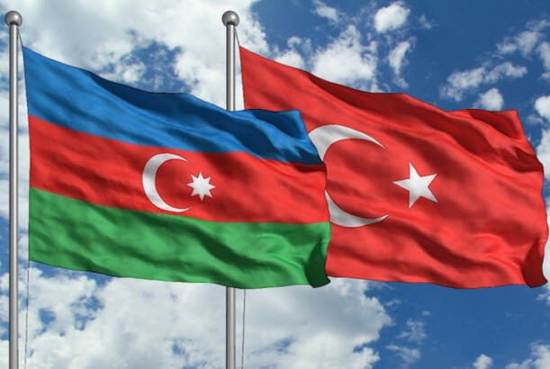 Dağ üzərinə atılan çınqıl daşlar  - ŞƏRH