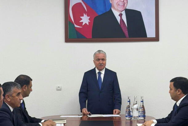 Gədəbəy Rayon İcra Hakimiyyətinin başçısı kollektivə təqdim olunub