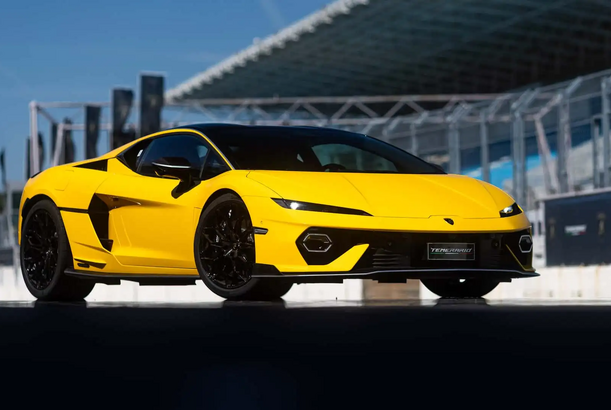Lamborghini gələcək superkarın əsas keyfiyyətini açıqladı...