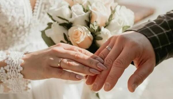 Uşaqla nikah bağlamadan ailə qurmaq erkən evlilik sayılacaq