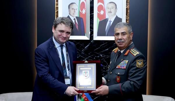 Zakir Həsənov Rusiya müdafiə nazirinin müavini ilə görüşüb