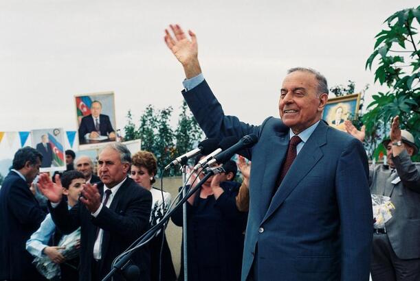 “Heydər Əliyevin hakimiyyətə gəlişi Azərbaycanın dövlətçiliyinin qorunmasında dönüş yaratdı” - POLİTOLOQ 