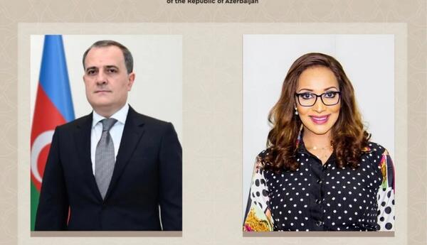 Ceyhun Bayramovla nigeriyalı xanım nazir arasında telefon danışığı olub