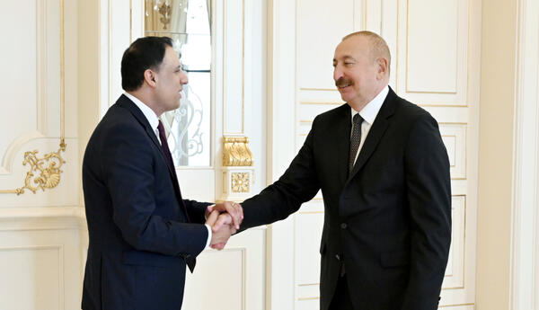 Prezident İlham Əliyev Böyük Britaniyanın ticarət üzrə dövlət nazirini qəbul edib <span class="red">- YENİLƏNƏCƏK</span>