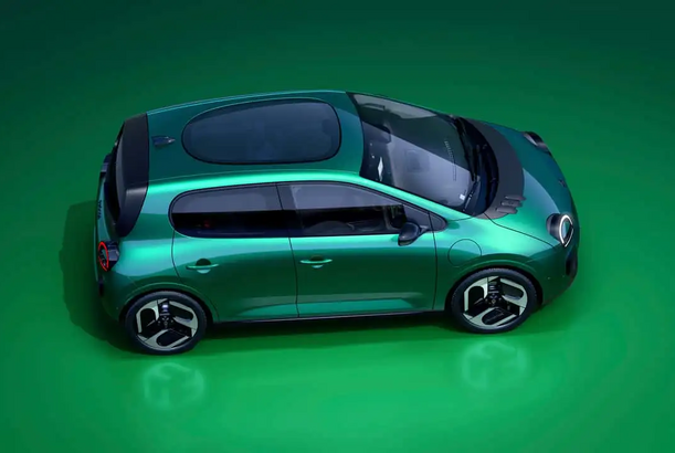 Renault elektrik avtomobili şüşəli damı ilə təəccübləndirdi…