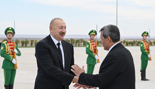 "Azərbaycanın Mərkəzi Asiya ilə əlaqələri iqtisadiyyata yeni imkanlar açır" <span class="red">- İQTİSADÇI</span>