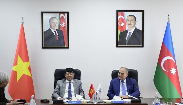 YAP Mərkəzi Aparatında Vyetnam nümayəndə heyəti ilə görüş keçirilib <span class="red">- FOTOLAR</span>