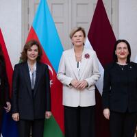 Latviya XİN rəhbəri Azərbaycan səfiri ilə görüşüb