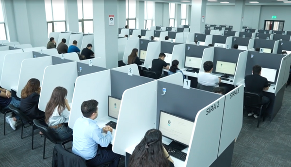 Prokurorluq orqanlarına qulluğa qəbulla bağlı elan edilmiş müsabiqənin test imtahanı keçirilib