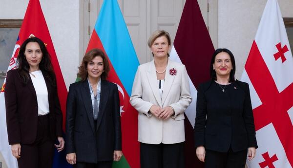 Latviya XİN rəhbəri Azərbaycan səfiri ilə görüşüb
