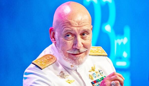 Admiral Draqone Kalininqradın blokadasını təkzib edir...