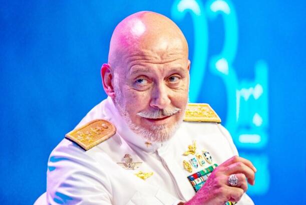 Admiral Draqone Kalininqradın blokadasını təkzib edir...