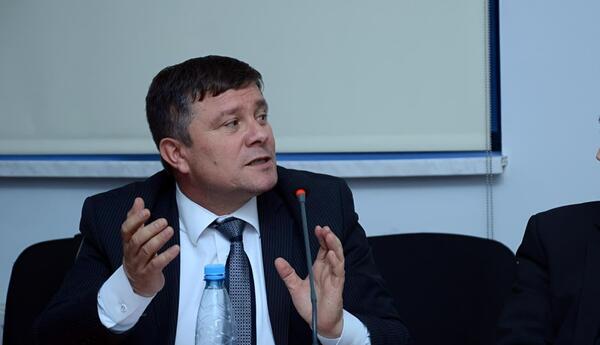 Dosent: Xurafata meyillənməyə qətiyyən imkan vermək olmaz