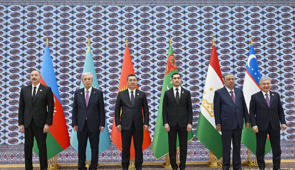 "Mərkəzi Asiya + Azərbaycan" sammiti <span class="red"> - RAKURS</span>
