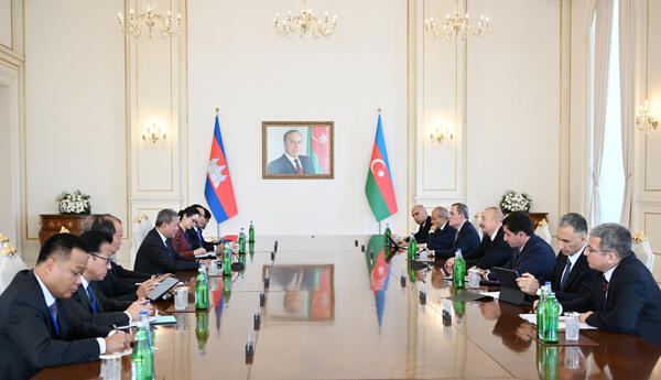 Prezident İlham Əliyevin Kambocanın Baş naziri ilə geniş tərkibdə görüşü olub <span class="red">- YENİLƏNİB</span>