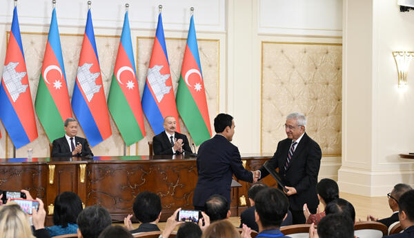 Azərbaycan-Kamboca sənədləri mübadilə olunub <span class="red">- FOTOLAR</span>