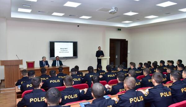 Akademiyada təcrübəli mütəxəssislərin iştirakı ilə dərslər keçirilir