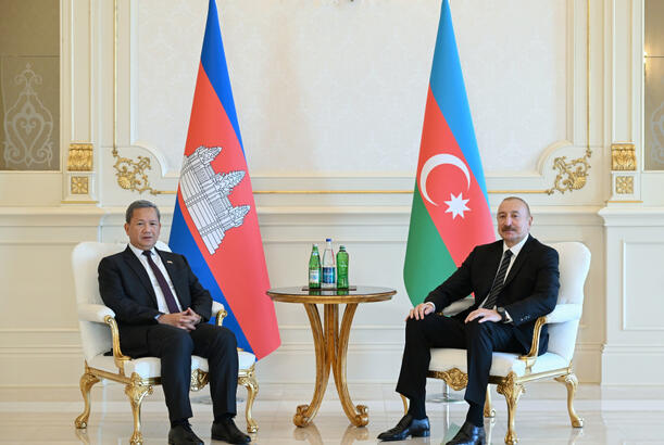 Azərbaycan Prezidenti İlham Əliyevin Kambocanın Baş naziri ilə məhdud tərkibdə görüşü olub