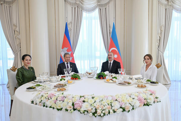 Prezident İlham Əliyevin adından Kamboca Baş nazirinin şərəfinə rəsmi nahar verilib