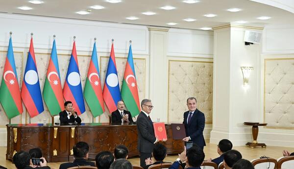 Azerbaijan, Laos adopt Joint Statement, exchange documents