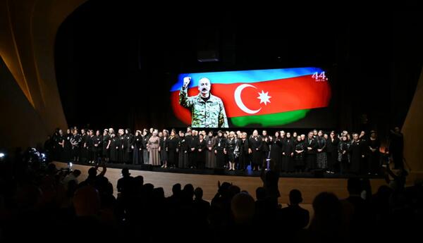 Арзу Алиева и Алена Алиева посетили премьеру художественного фильма "44"