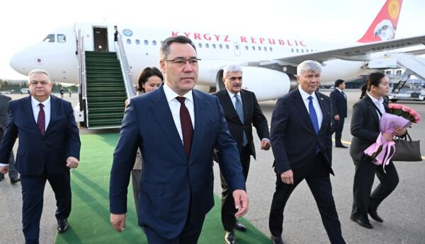 Qırğızıstan Prezidenti Azərbaycana səfərə gəlib