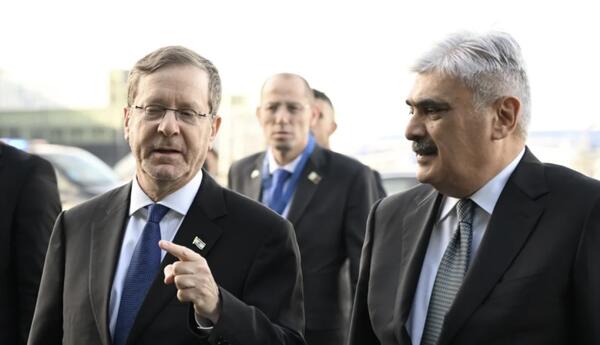 İsrail Prezidenti İsxak Hersoq Azərbaycana səfərə gəlib