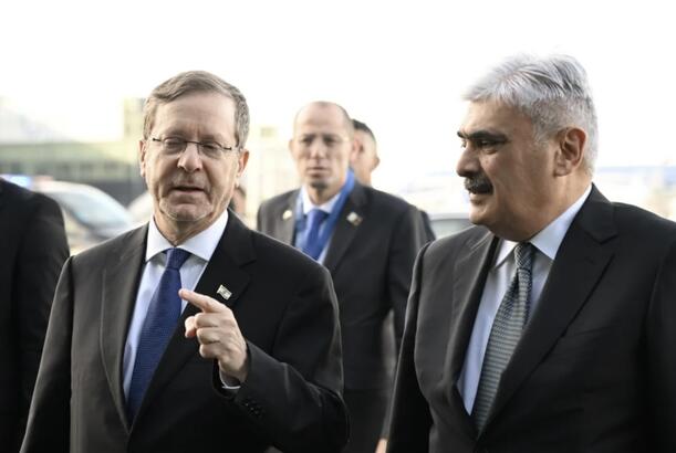 İsrail Prezidenti İsxak Hersoq Azərbaycana səfərə gəlib