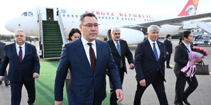 Qırğızıstan Prezidenti Azərbaycana səfərə gəlib