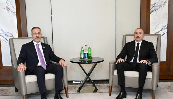 Prezident İlham Əliyev Türkiyənin xarici işlər nazirini qəbul edib