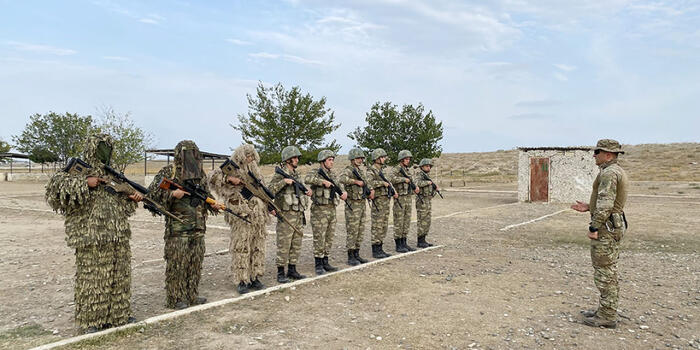 Hərbivəzifəlilərin təlim toplanışı davam edir