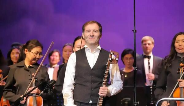 “Tarın Paqaninisi” Yakutiyada Azərbaycan musiqisinin sehrini yaşatdı