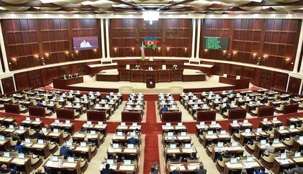 “Ehtiyatda olan hərbçilərə tibb sahəsində xüsusi rütbələrin verilməsi təsdiqlənib“