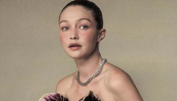 Schiaparelli və Balenciaga moda evlərində...