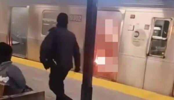 Nyu-York metrosunda 30 yaşlı kişini güllələyib öldürdülər...